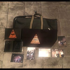 Rare Def Leppard Duffel bag and wallet set